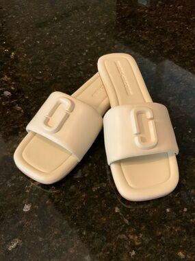 Marc Jacobs Cream Leather Slide Sandals with double J Logo Hardware